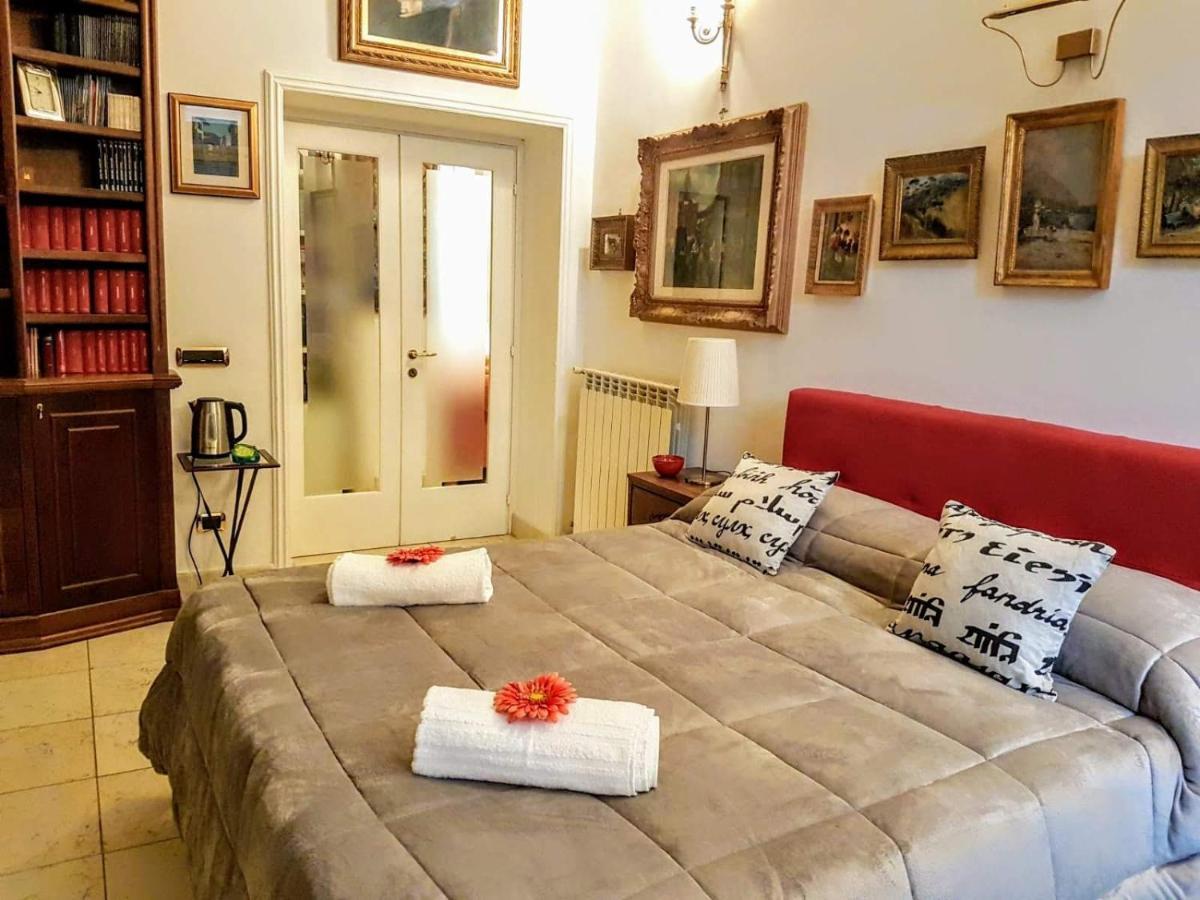 Suite Ottocento Napoletano Naples Extérieur photo